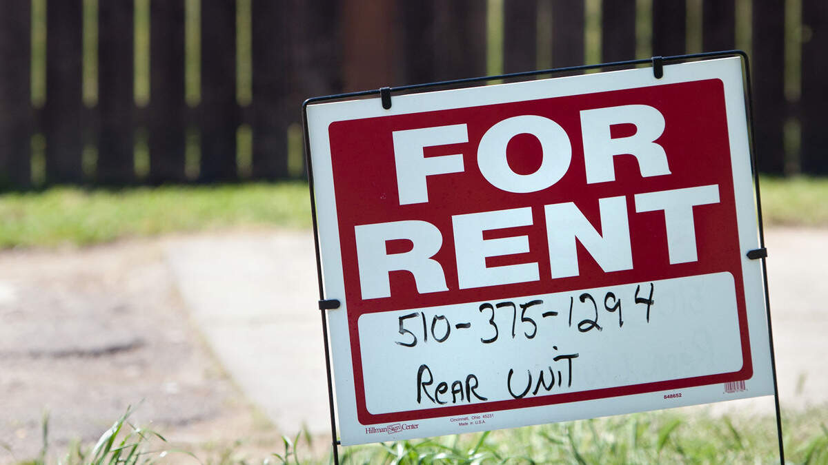 A “for rent” sign offers up a unit in the Sacramento city limits in 2012.